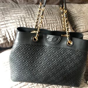 🎉Flash Sale Tory Burch Fleming plus bonus wallet